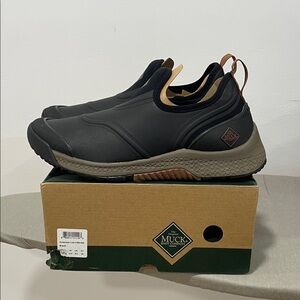 Men’s 10.5 The Original Muck Outscape Low black used excellent